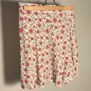 Chic floral skirt